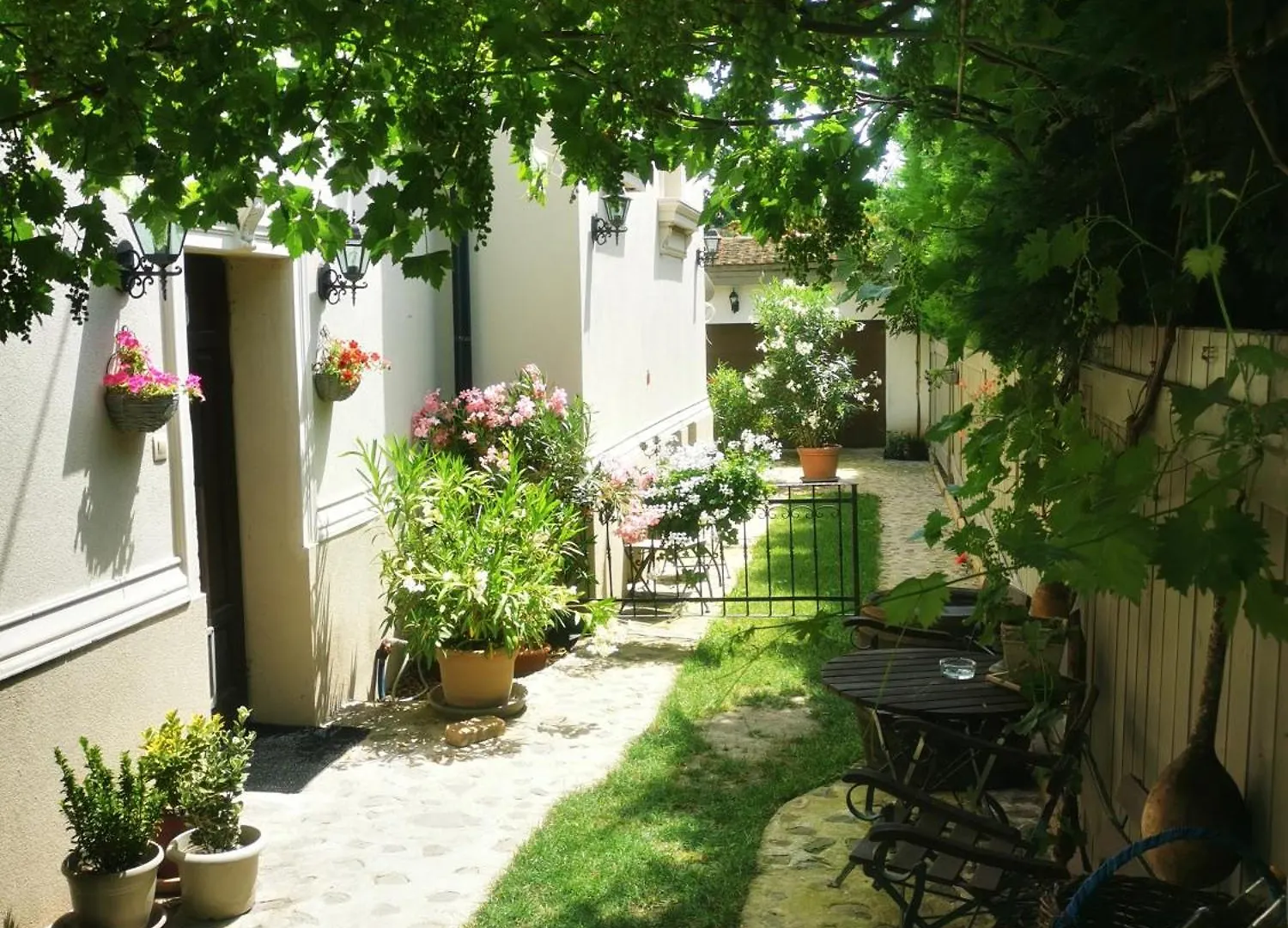 Kuria Apartman Budapest With Free Parking