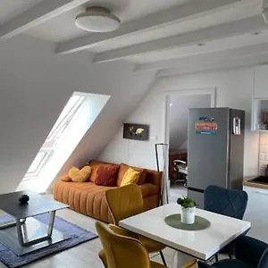 R77 Downtown - Penthouse Apartament