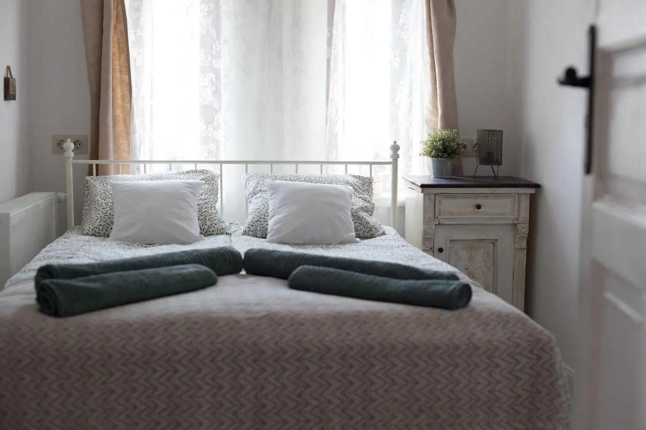 Kuria Apartman Budapest With Free Parking 0*,