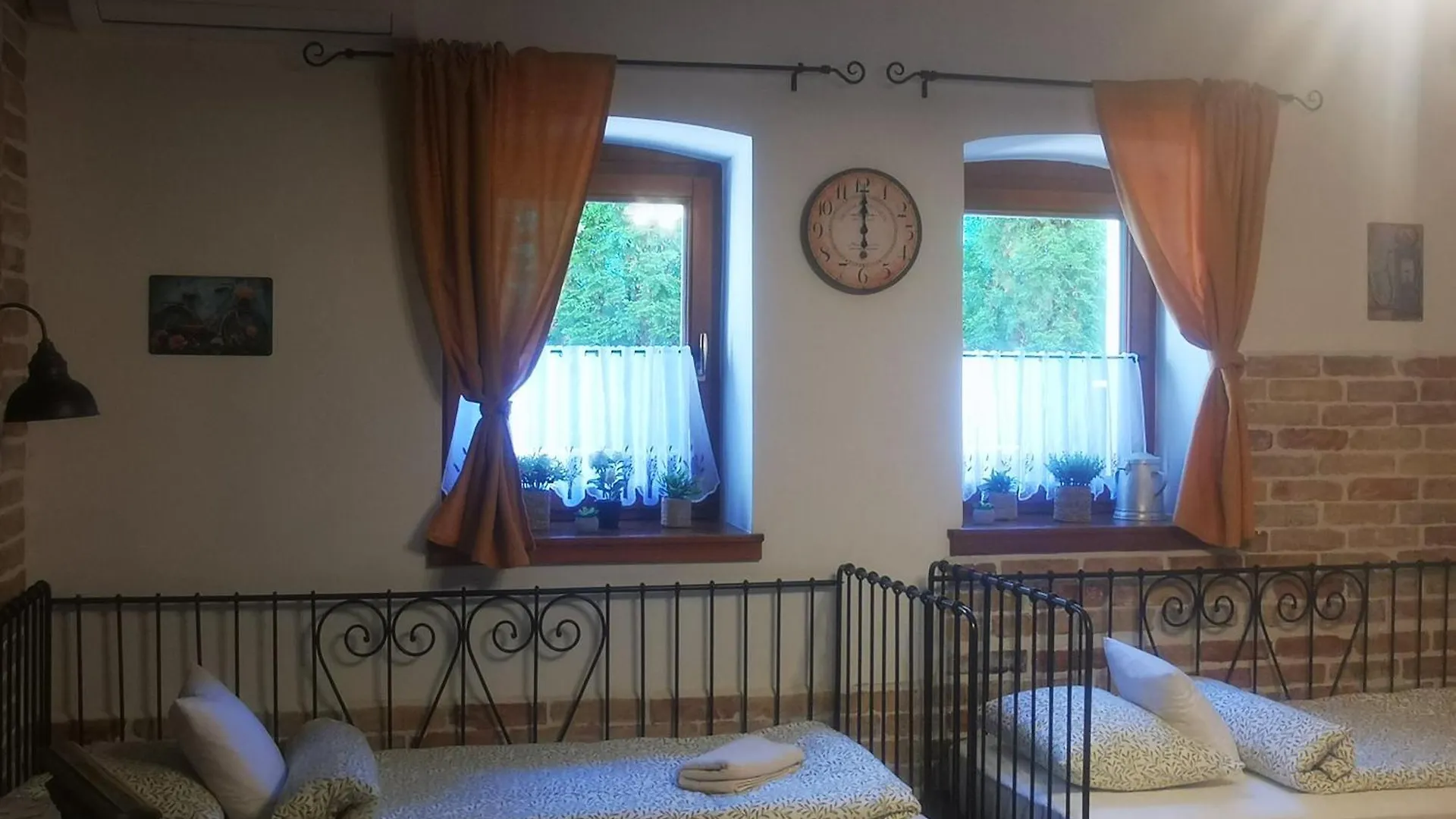 Kuria Apartman Budapest With Free Parking 0*,  Węgry